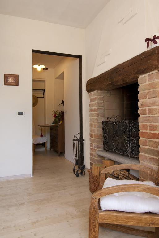 Casale Osvalda Bed & Breakfast Alfiano Natta Room photo